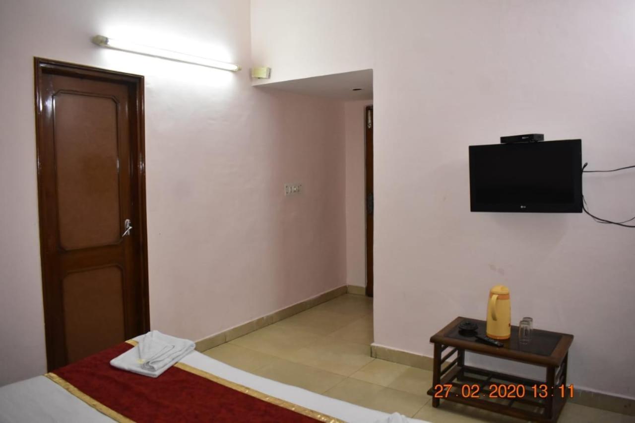 Hotel Rama Palace カトラ エクステリア 写真